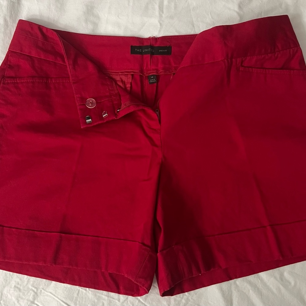 Pre-owned in excellent condition, please reference to the pictures.